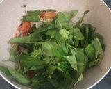 Foto langkah ke 4 dari resep Tumis kangkung saos tiram.