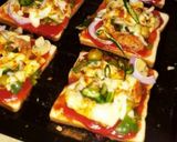 A picture of step 6 of Bread pizza and fresh falsa juice.