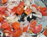 A picture of step 1 of Kadai Mushroom.