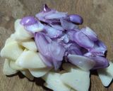 Foto langkah ke 1 dari resep Tumis Praktis Sawi Hijau Wortel Bakso.