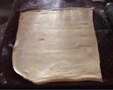 Foto del paso 1 de la receta: Galletitas de albahaca y ajo, en masa de hojaldre