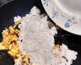 Foto langkah ke 2 dari resep Nasi Goreng Sambel Roa.