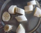A picture of step 1 of Banana smoothie.