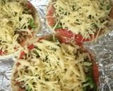 A picture of step 3 of Small piza #valentinedish.