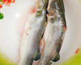 Hình bước làm 1 của món Cá lăng kho chuối xanh