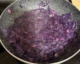 Foto del passaggio 5 della ricetta Vermicelli di soia e cavolo rosso