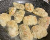 Foto del passaggio 5 della ricetta GYOZA alle verdure