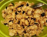 Foto langkah ke 2 dari resep Honey caramel cornflakes.