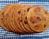 A picture of step 4 of Paneer Potato Masala Thepla.