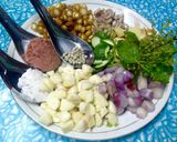 A picture of step 1 of Red Curry Paste.