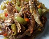 Foto langkah ke 1 dari resep Tumis ikan asin tomat hijau.
