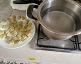 Foto del passaggio 5 della ricetta Gnocchi di piselli con pomodorini e rucola