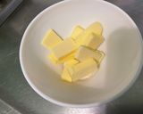 Une image de l'étape 1 de Cake aux bananes et noix de pécan.