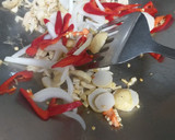 Foto langkah ke 2 dari resep Kwetiau goreng.