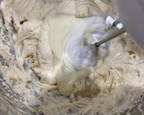 Gambar langkah 8 resipi Creamy Vanilla Butter Cake (Cream Cheese Frosting).
