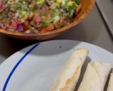 Foto del paso 5 de la receta: ¡mmm, burritas de pollo deshebrado deliciosas!