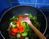Foto langkah ke 4 dari resep 020. #bekalkerja : Tumis Kangkung Telur Puyuh.