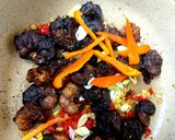 A picture of step 8 of Asian Chilli & Garlic king prawns in a stir fry Sauce. 🥰.