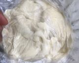 A picture of step 4 of Custard cream.