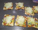 બ્રેડ પીઝા (Bread pizza recipe in gujarati) રેસીપી સ્ટેપ2ફોટો