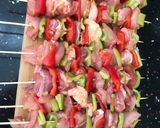 Hình bước làm 2 của món Gà Tây xiên que BBQ