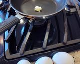 A picture of step 1 of Flip-fried Bay Eggs.