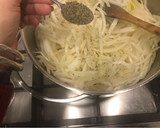 Foto del paso 3 de la receta: Sopa de cebolla francesa receta original