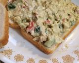 A picture of step 2 of Spicy Crab Salad.