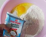 Foto langkah ke 3 dari resep Dadar Gulung Polkadot.