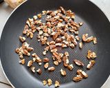 Mézes-borsos kacsamell csíkok körtés-diós ruccolával recept fázis 1 fotója