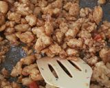 A picture of step 5 of Minced Chicken with Thai Basil.