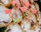 صورة لخطوة 5 من وصفة خبز بالنقانق والقشقوان 😋😋