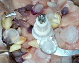 Foto langkah ke 3 dari resep Baso Ayam mix Wortel.