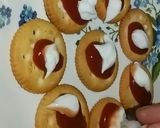 A picture of step 3 of Monaco biscuits topping.