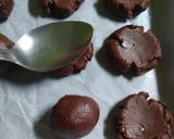 Foto langkah ke 4 dari resep ChocoChips Cookies.