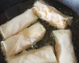 Foto langkah ke 4 dari resep Tuna Spring Rolls.