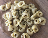 Foto del paso 8 de la receta: Tortellinis en salsa de champiñón