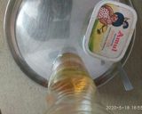 A picture of step 1 of Rosmary cake.