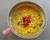 Foto langkah ke 3 dari resep Creamy Corn Soup.