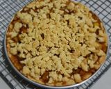 Foto langkah ke 6 dari resep Apple Crumble Pie.