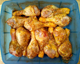 Foto del paso 3 de la receta: Muslos de pollo asados con limón, orégano y ajo {receta griega}