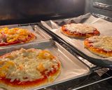 Hình bước làm 3 của món Pizza Tôm / Pizza Xúc Xích
