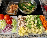 Foto del paso 2 de la receta: Menestra de verduras con pollo marinado