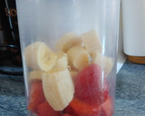 Foto del paso 3 de la receta: Batido de fresa y plátano fácil