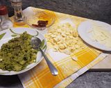 Foto del passaggio 1 della ricetta Orecchiette con sparacelli e pomodori secchi