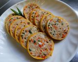 Foto langkah ke 8 dari resep Rolade ayam wortel daun bawang.