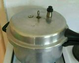 A picture of step 3 of Pressure cooker beef stew.