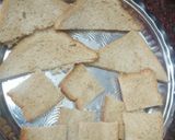 A picture of step 5 of Aloo toast.
