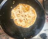 A picture of step 6 of Paneer paratha.