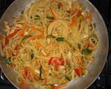 Foto del paso 3 de la receta: Chow mein de pollo
